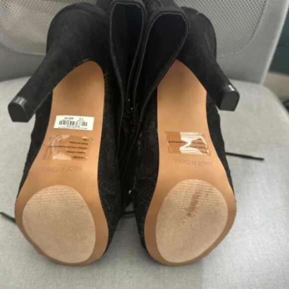 NWT Torrid black‎ all over lace, lace-up over-knee boots - Picture 5 of 5